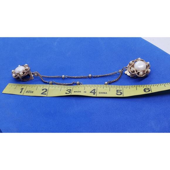 Vintage Sweater Clips Collar Jacket Faux Pearl Gold Tone Double Chain Pat Pend - Picture 9 of 9